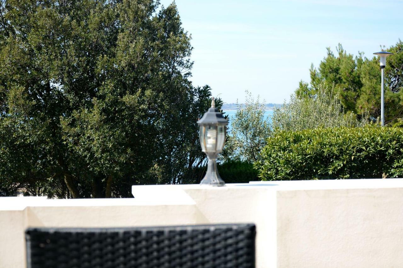 Apartments Beach Vrsi Bagian luar foto