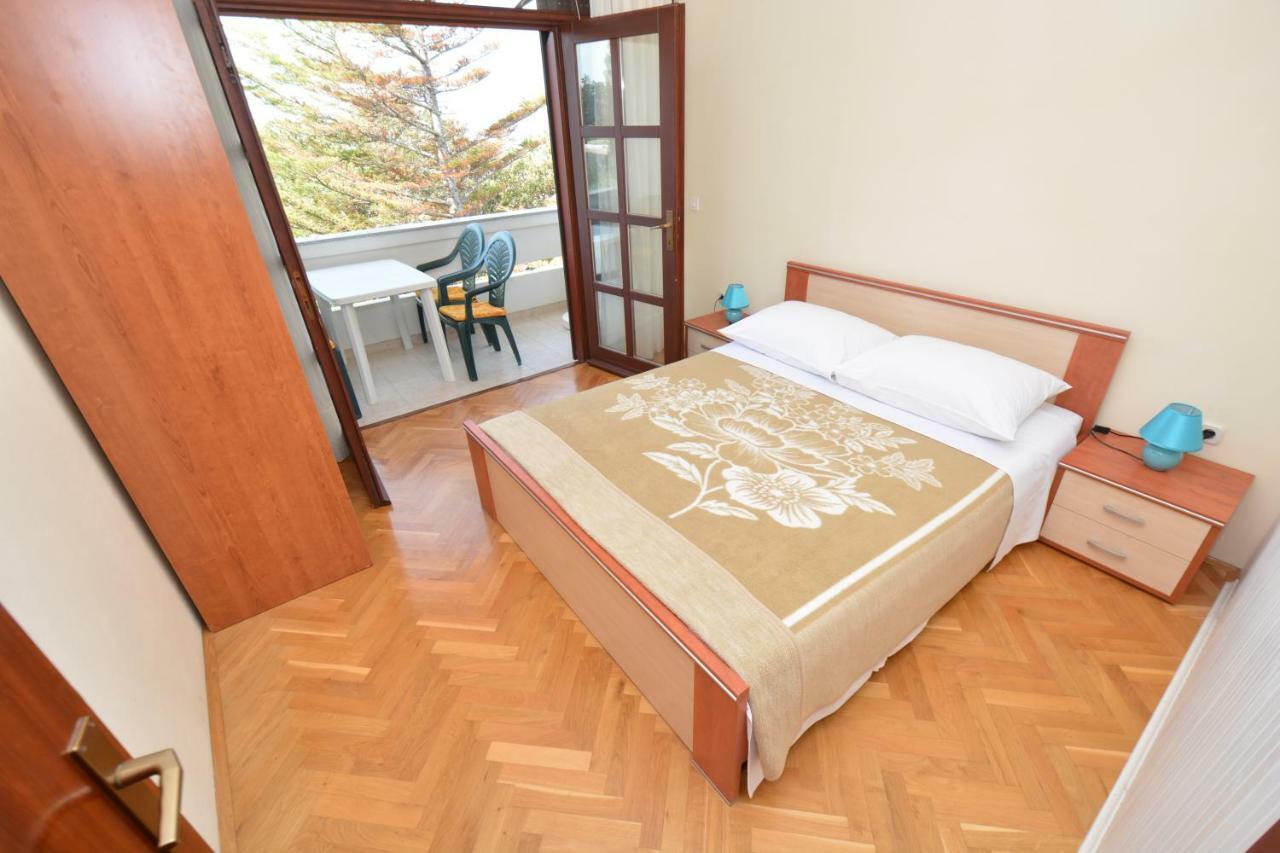 Apartments Beach Vrsi Bagian luar foto