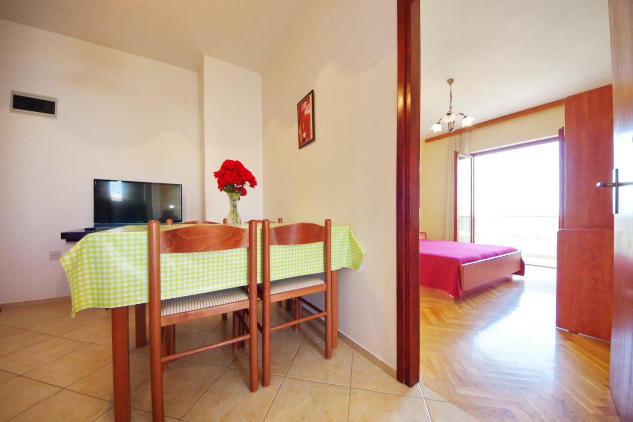 Apartments Beach Vrsi Bagian luar foto