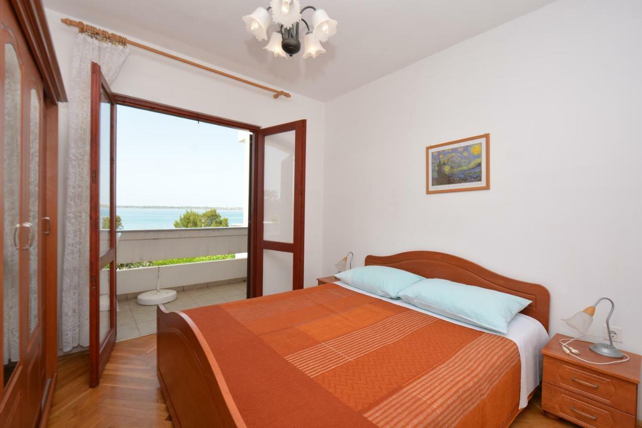 Apartments Beach Vrsi Bagian luar foto