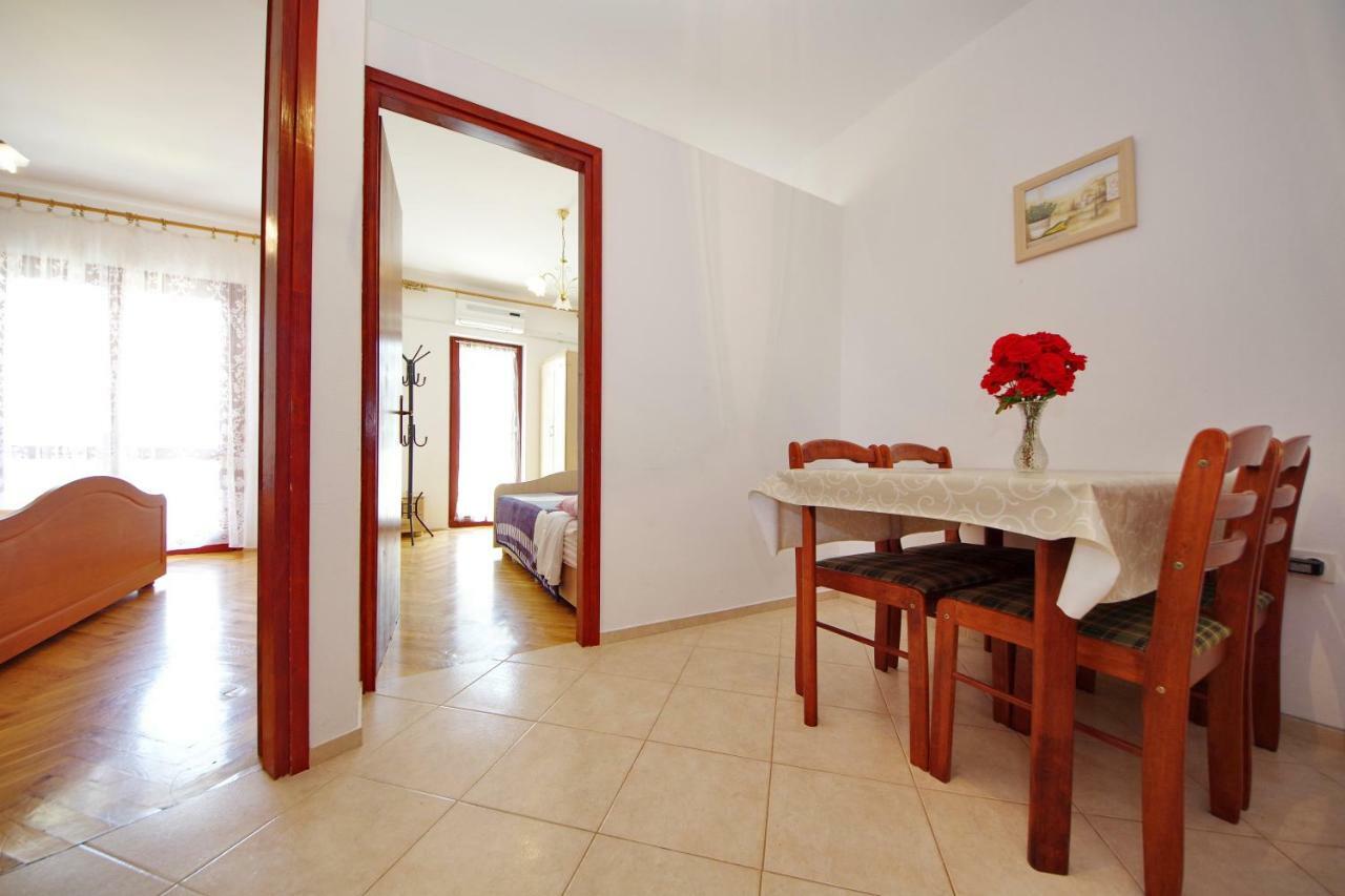 Apartments Beach Vrsi Bagian luar foto