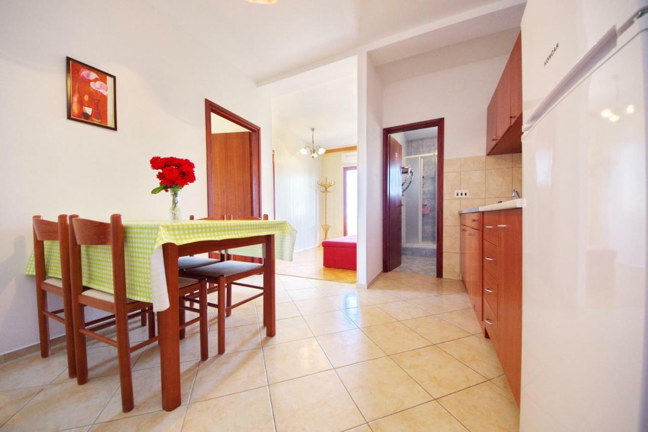 Apartments Beach Vrsi Bagian luar foto