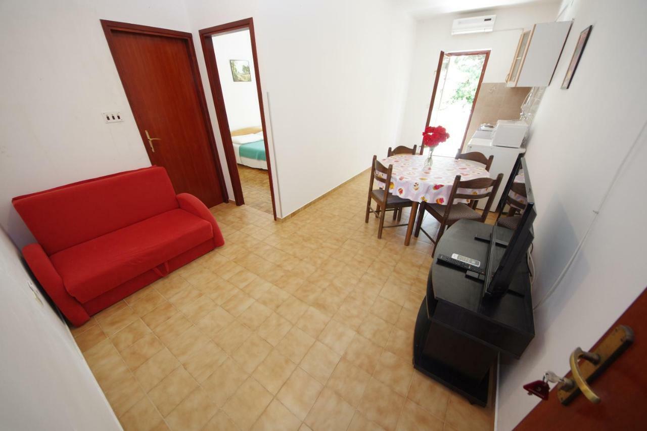 Apartments Beach Vrsi Bagian luar foto