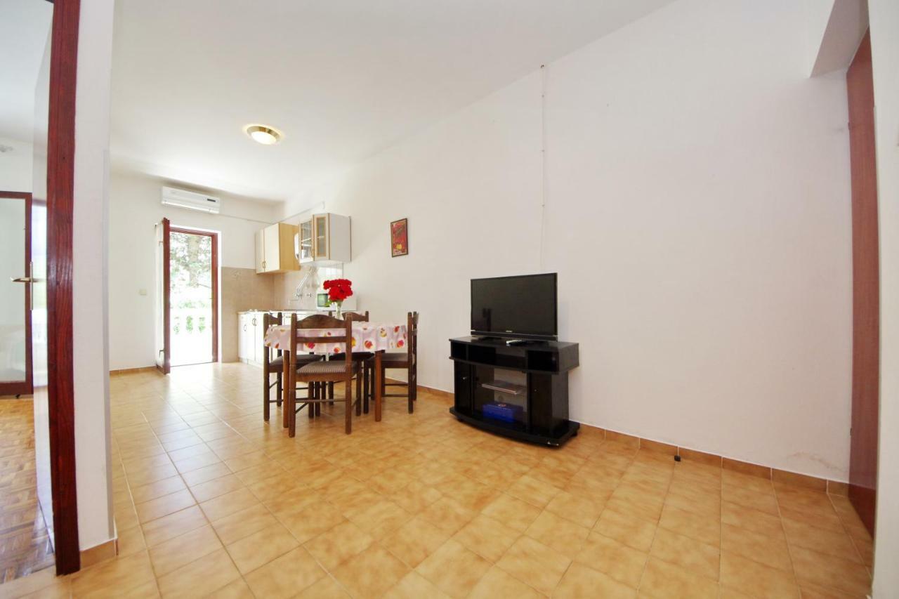 Apartments Beach Vrsi Bagian luar foto