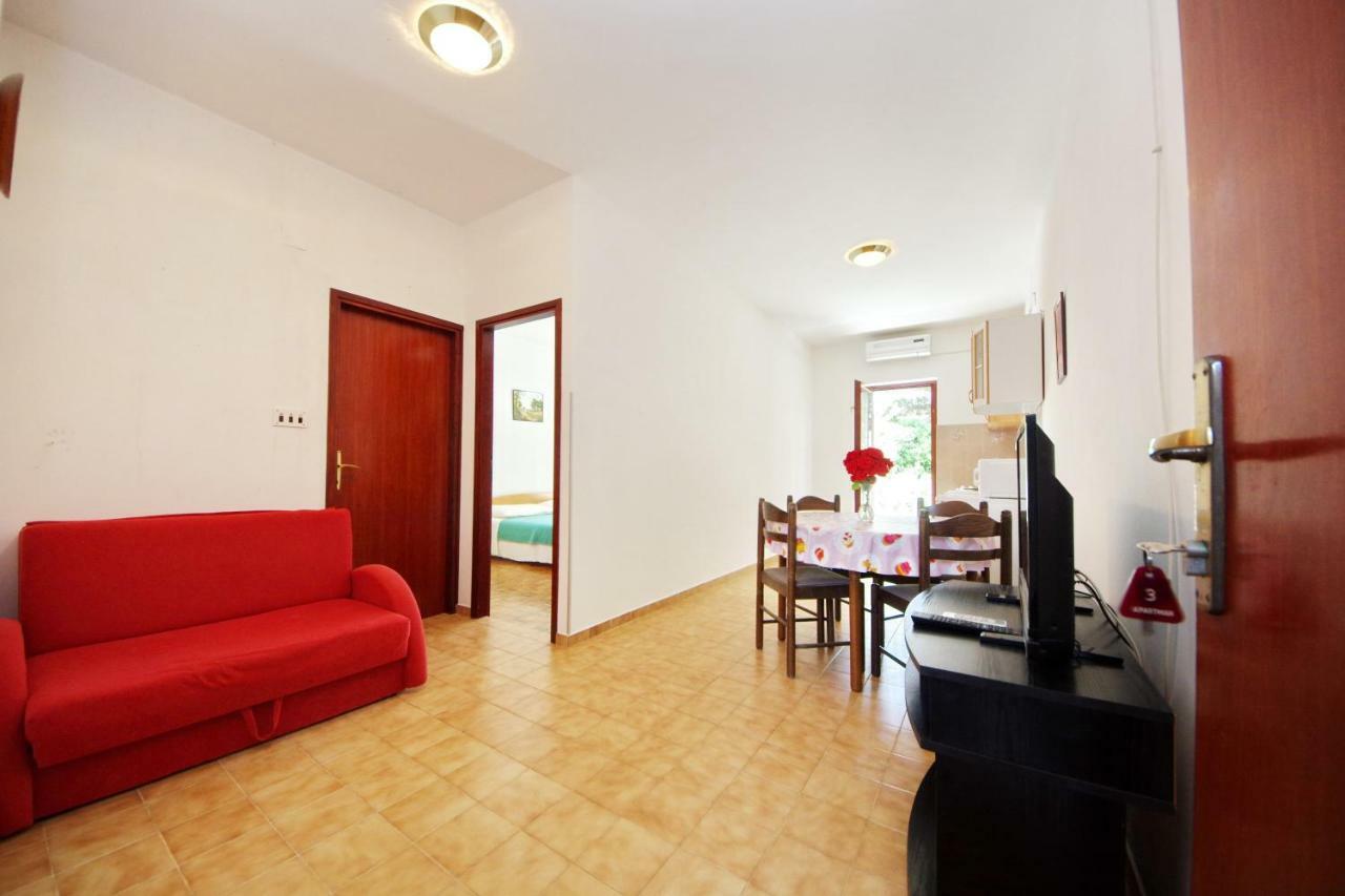 Apartments Beach Vrsi Bagian luar foto