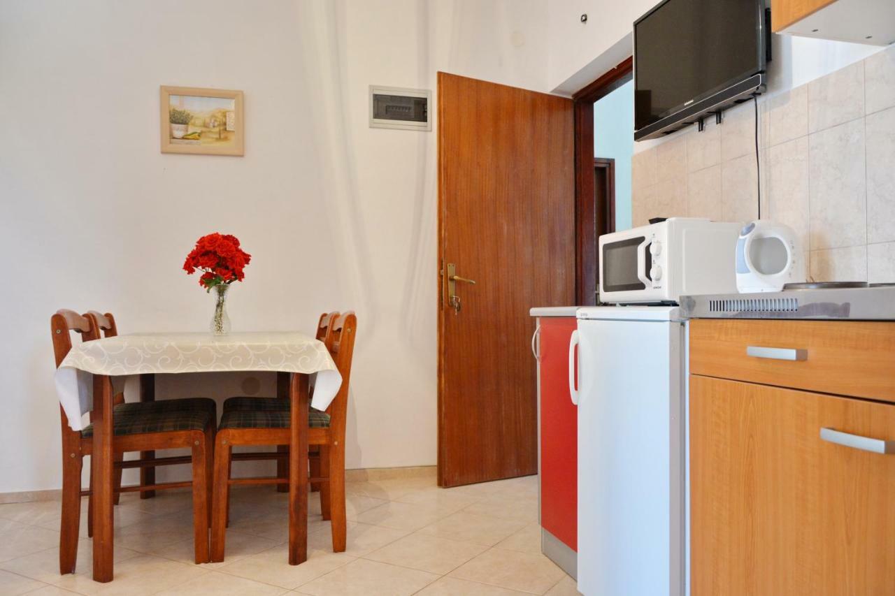 Apartments Beach Vrsi Bagian luar foto