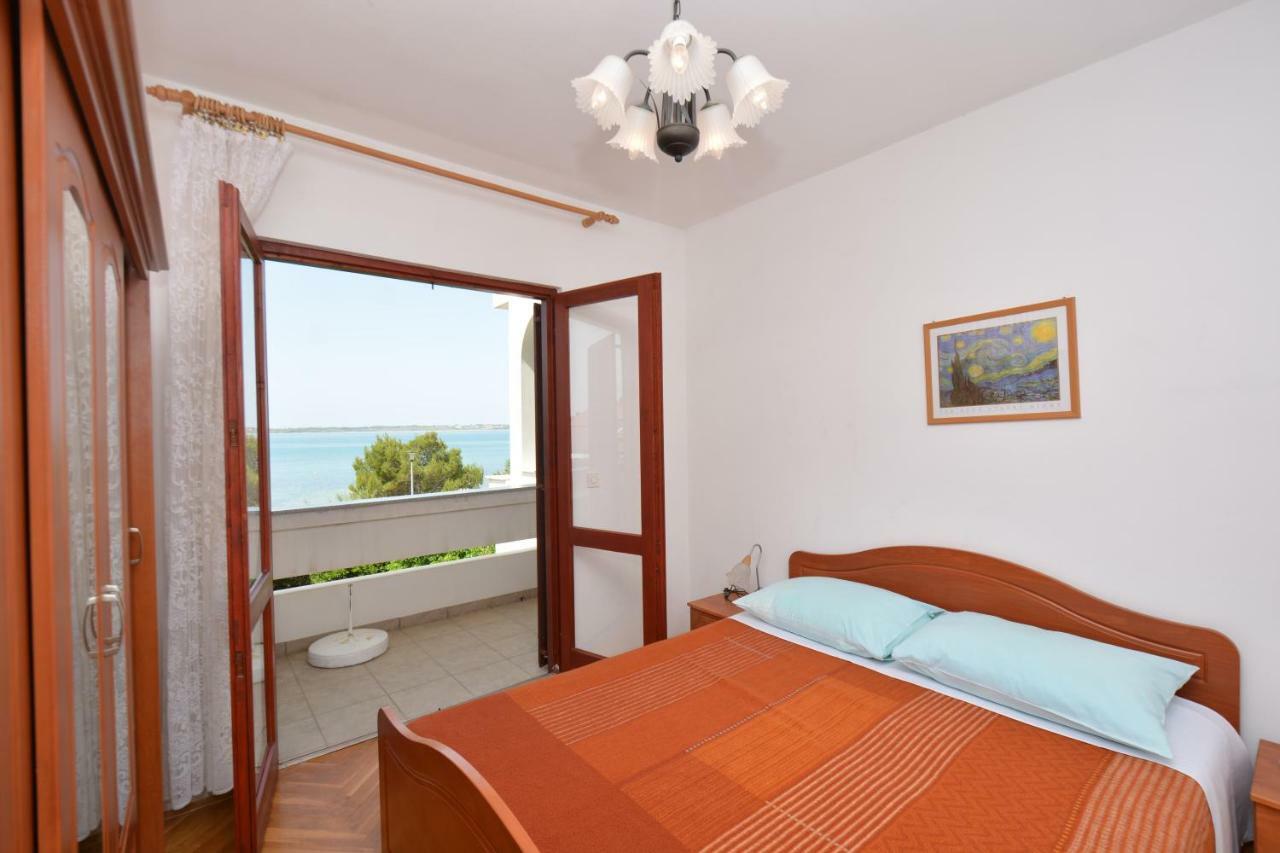 Apartments Beach Vrsi Bagian luar foto