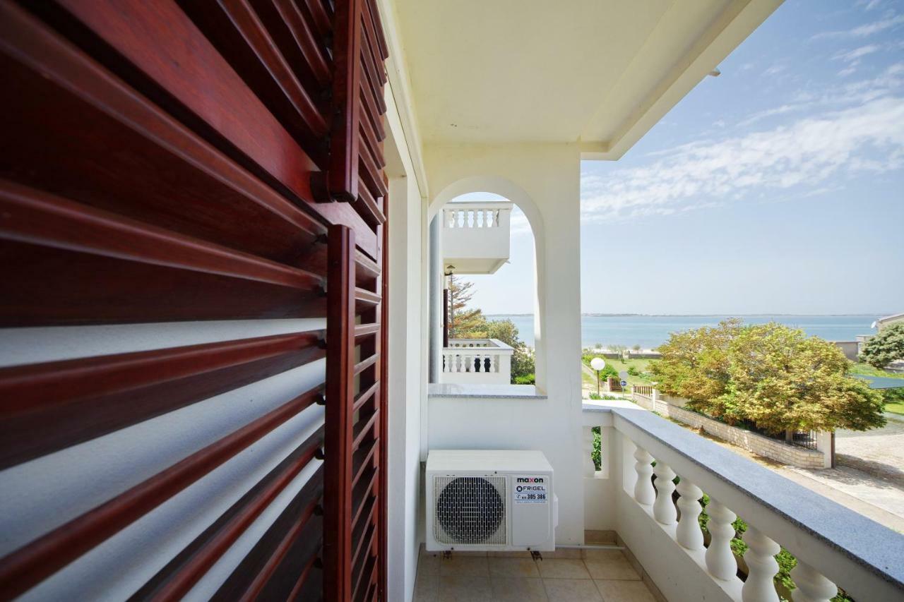 Apartments Beach Vrsi Bagian luar foto