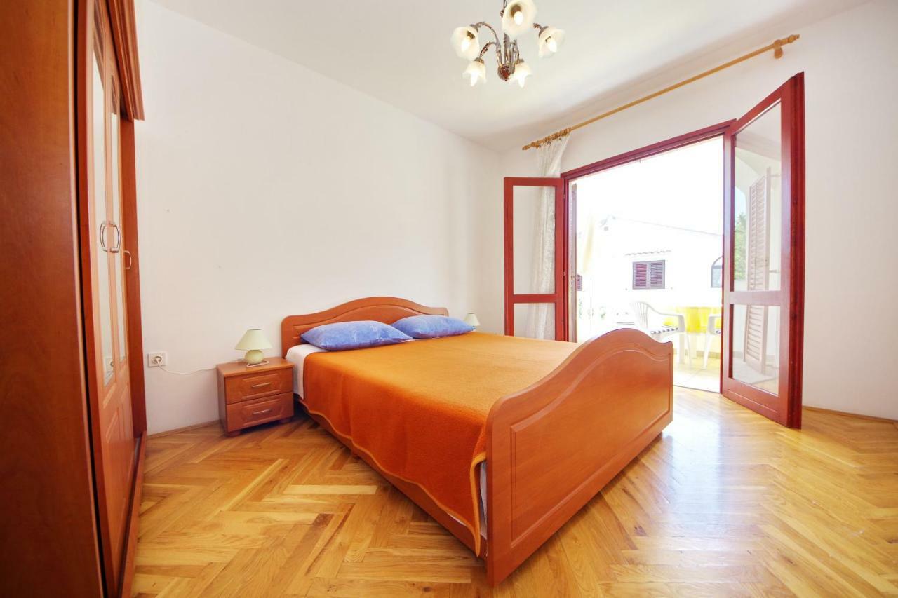 Apartments Beach Vrsi Bagian luar foto