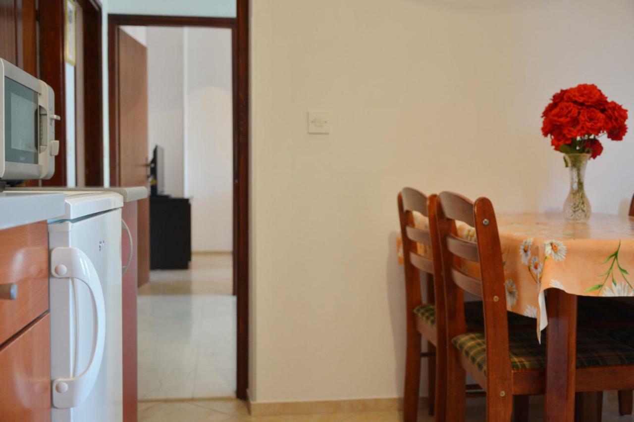 Apartments Beach Vrsi Bagian luar foto